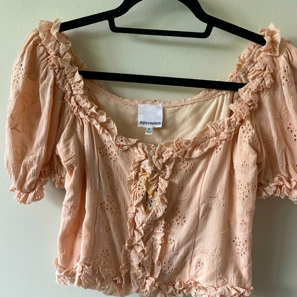 Pink Eyelet crop top; Isabelle’s cabinet